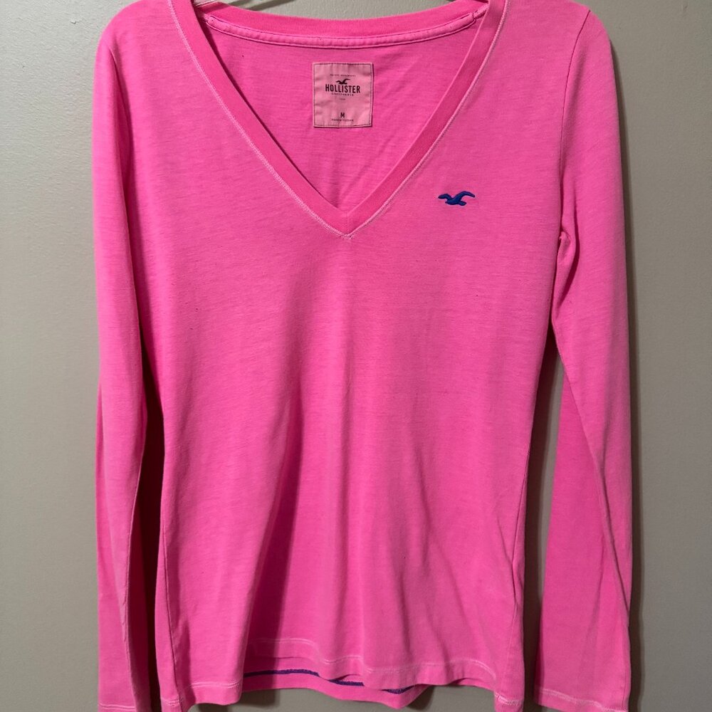 💖 Hollister Hot Pink V-Neck Long Sleeve Tee | Classic Logo Embroidery 💖